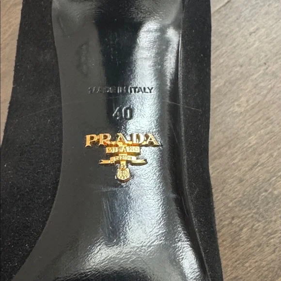 Gorgeous Prada Black Suede Platform Pumps - Picture 9 of 9